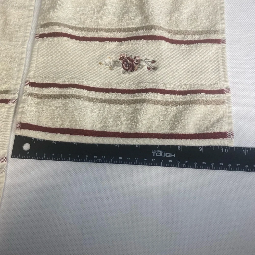 Floral Embroidered Towel Set - Cream and Pink